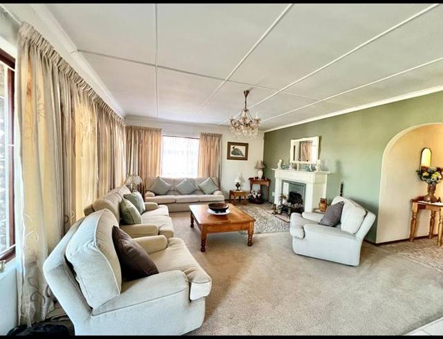 3 BEDROOM HOUSE FOR SALE IN PELHAM